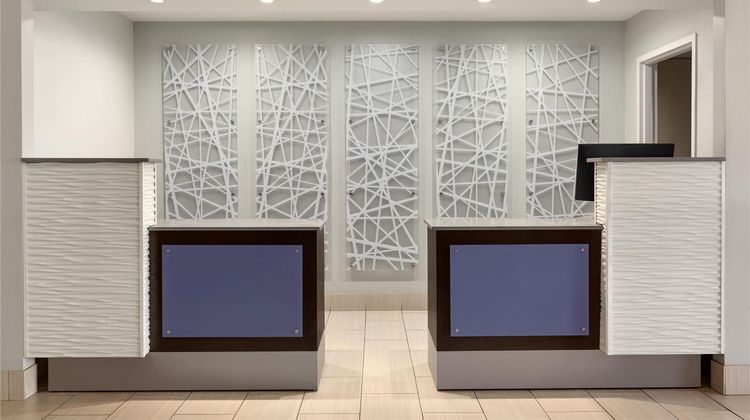 La Quinta Inn & Suites Napa Valley Lobby
