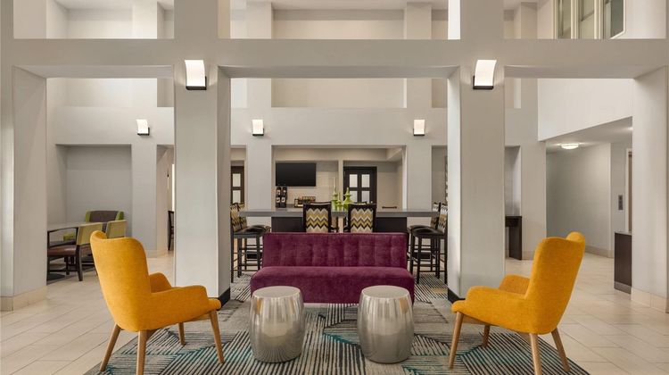 La Quinta Inn & Suites Napa Valley Lobby