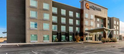 La Quinta Inn & Sts North Sienna Tower Exterior