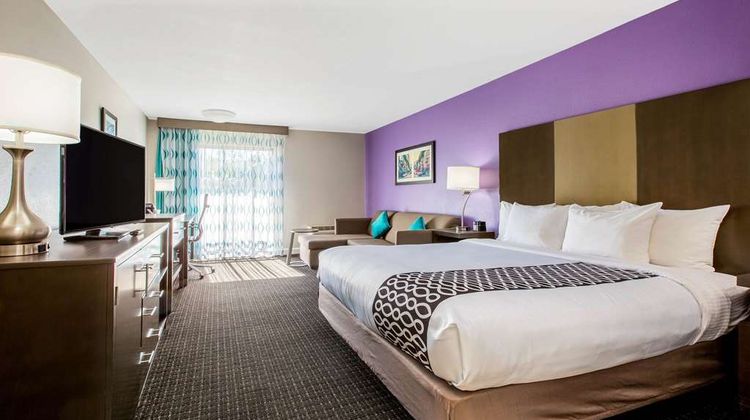 La Quinta Inn & Suites Pomona Suite