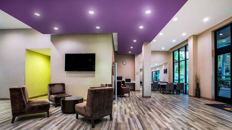 La Quinta Inn & Suites Pomona Lobby