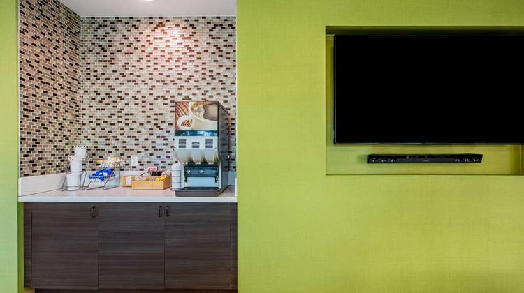 La Quinta Inn & Suites Pomona Lobby