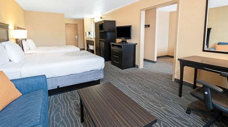 La Quinta Inn & Suites Logan Suite