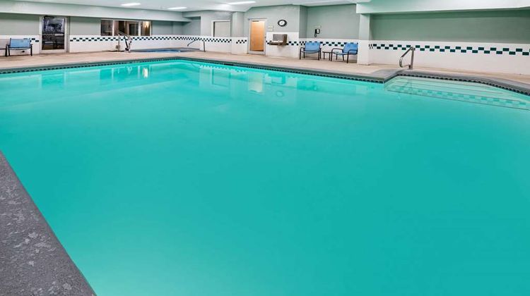 La Quinta Inn & Suites Logan Pool