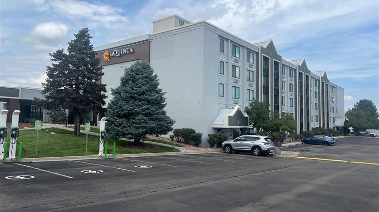 <b>La Quinta Inn & Suites Englewood Tech Ct Exterior</b>. Images powered by <a href="https://iceportal.shijigroup.com/" title="IcePortal" target="_blank">IcePortal</a>.
