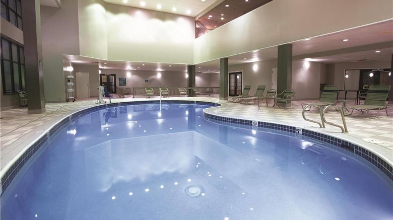 <b>La Quinta Inn & Suites Englewood Tech Ct Pool</b>. Images powered by <a href="https://iceportal.shijigroup.com/" title="IcePortal" target="_blank">IcePortal</a>.