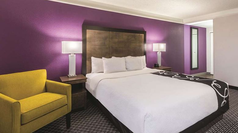 <b>La Quinta Inn & Suites Sharonville Suite</b>. Images powered by <a href="https://iceportal.shijigroup.com/" title="IcePortal" target="_blank">IcePortal</a>.