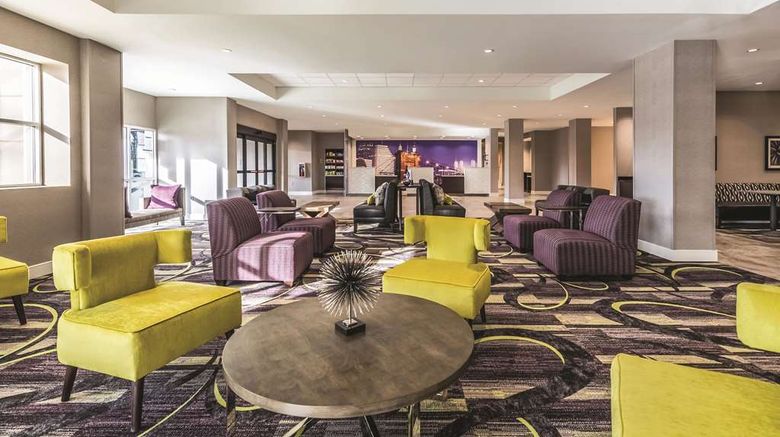 <b>La Quinta Inn & Suites Sharonville Lobby</b>. Images powered by <a href="https://iceportal.shijigroup.com/" title="IcePortal" target="_blank">IcePortal</a>.