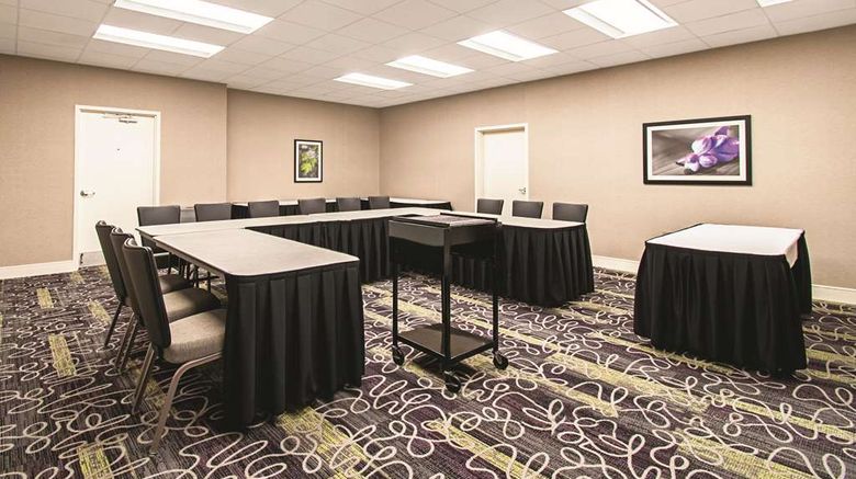 <b>La Quinta Inn & Suites Sharonville Meeting</b>. Images powered by <a href="https://iceportal.shijigroup.com/" title="IcePortal" target="_blank">IcePortal</a>.