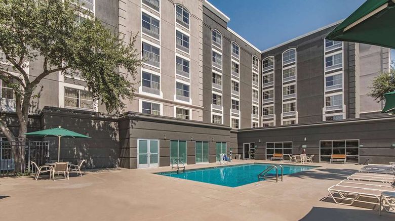 <b>La Quinta Inn/Stes San Antonio Downtown Pool</b>. Images powered by <a href="https://iceportal.shijigroup.com/" title="IcePortal" target="_blank">IcePortal</a>.