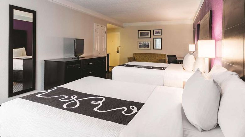 <b>La Quinta Inn/Stes San Antonio Downtown Room</b>. Images powered by <a href="https://iceportal.shijigroup.com/" title="IcePortal" target="_blank">IcePortal</a>.
