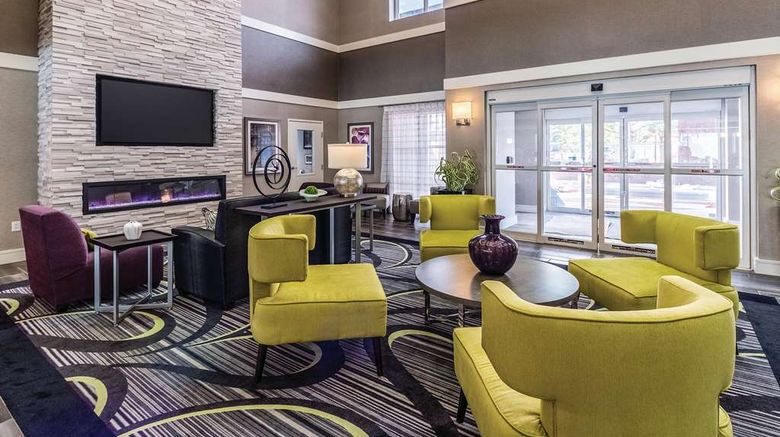 <b>La Quinta Inn/Stes San Antonio Downtown Lobby</b>. Images powered by <a href="https://iceportal.shijigroup.com/" title="IcePortal" target="_blank">IcePortal</a>.