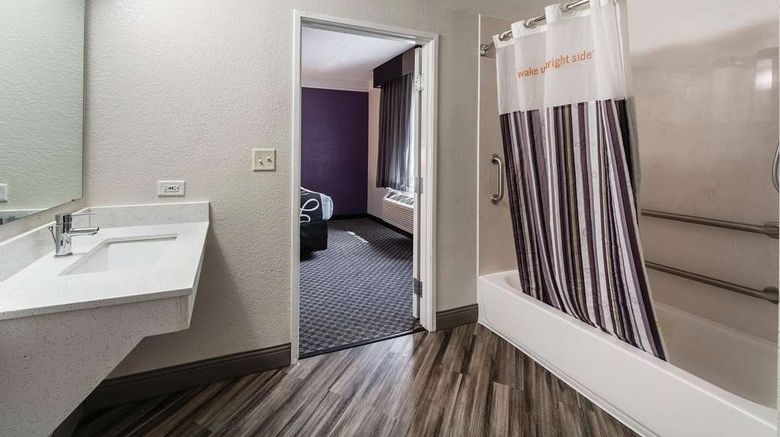<b>La Quinta Inn/Stes San Antonio Downtown Room</b>. Images powered by <a href="https://iceportal.shijigroup.com/" title="IcePortal" target="_blank">IcePortal</a>.