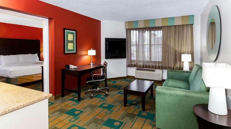 La Quinta Inn & Stes Milwaukee Glendale Suite