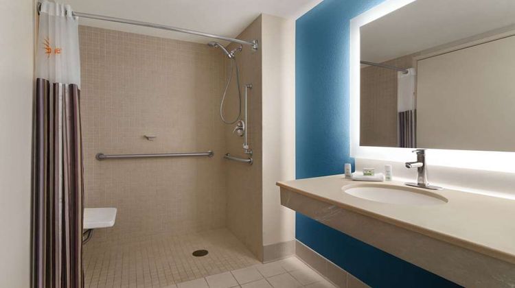 La Quinta Inn & Suites American Center Room