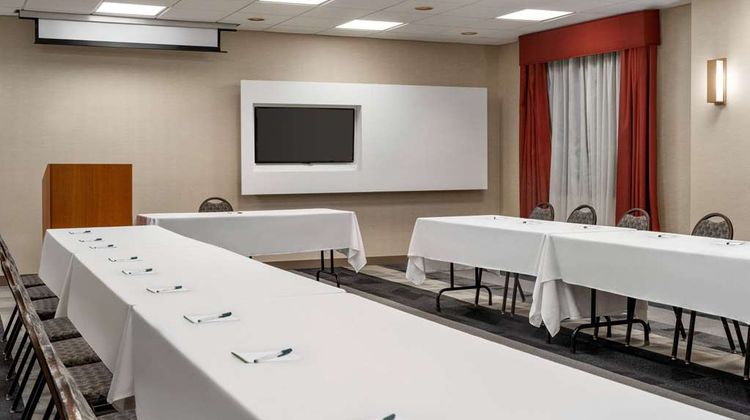 La Quinta Inn & Suites American Center Meeting