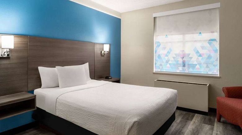 <b>La Quinta Inn & Suites American Center Suite</b>. Images powered by <a href="https://iceportal.shijigroup.com/" title="IcePortal" target="_blank">IcePortal</a>.