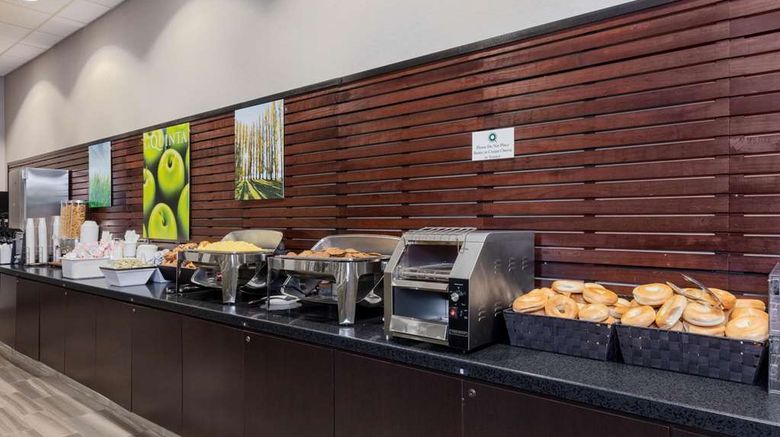 <b>La Quinta Inn & Suites Clifton Other</b>. Images powered by <a href="https://iceportal.shijigroup.com/" title="IcePortal" target="_blank">IcePortal</a>.
