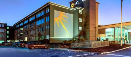 La Quinta Inn & Suites Clifton Exterior