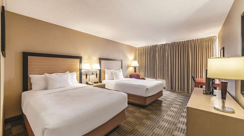 <b>Ramada by Wyndham Fairfield Room</b>. Images powered by <a href="https://iceportal.shijigroup.com/" title="IcePortal" target="_blank">IcePortal</a>.