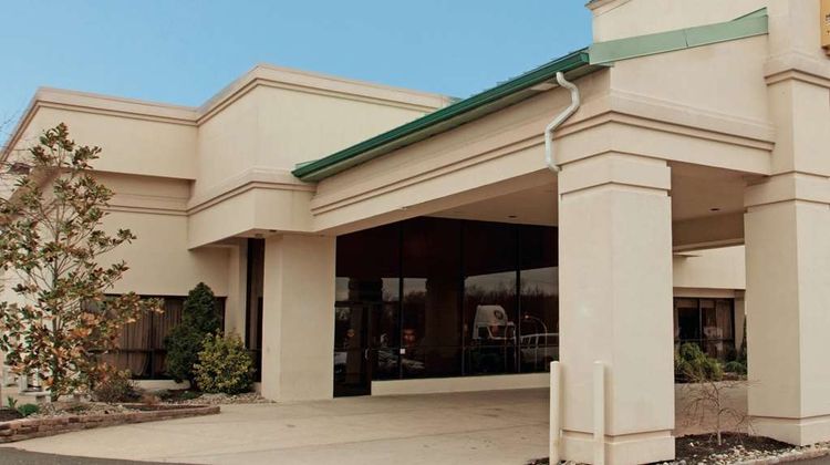Ramada by Wyndham Fairfield Exterior