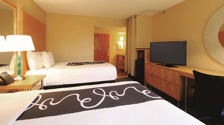 <b>La Quinta Inn Deerfield Beach Room</b>. Images powered by <a href="https://iceportal.shijigroup.com/" title="IcePortal" target="_blank">IcePortal</a>.