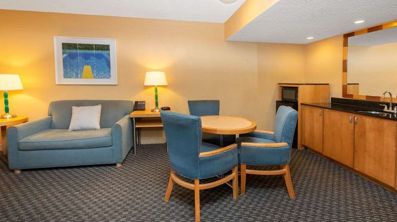 <b>La Quinta Inn Deerfield Beach Suite</b>. Images powered by <a href="https://iceportal.shijigroup.com/" title="IcePortal" target="_blank">IcePortal</a>.