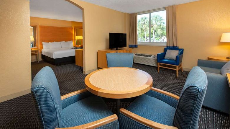 <b>La Quinta Inn Deerfield Beach Suite</b>. Images powered by <a href="https://iceportal.shijigroup.com/" title="IcePortal" target="_blank">IcePortal</a>.