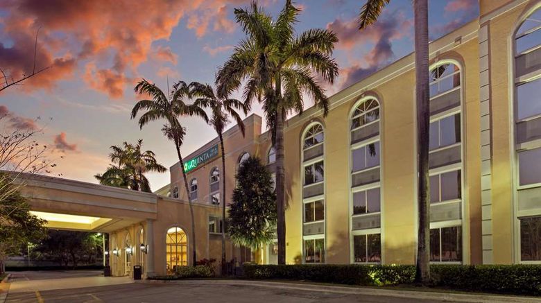 <b>La Quinta Inn & Suites Sunrise Exterior</b>. Images powered by <a href="https://iceportal.shijigroup.com/" title="IcePortal" target="_blank">IcePortal</a>.