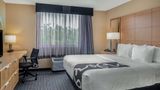 <b>La Quinta Inn & Suites Naples Downtown Suite</b>. Images powered by <a href="https://iceportal.shijigroup.com/" title="IcePortal" target="_blank">IcePortal</a>.