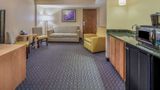 <b>La Quinta Inn & Suites Naples Downtown Suite</b>. Images powered by <a href="https://iceportal.shijigroup.com/" title="IcePortal" target="_blank">IcePortal</a>.