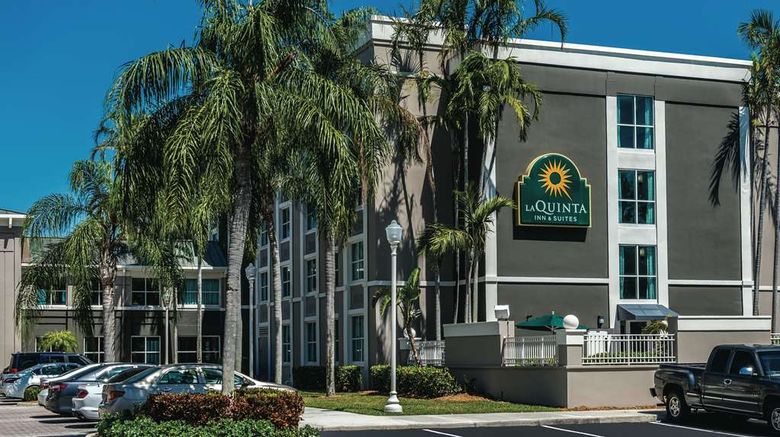 <b>La Quinta Inn Plantation Exterior</b>. Images powered by <a href="https://iceportal.shijigroup.com/" title="IcePortal" target="_blank">IcePortal</a>.
