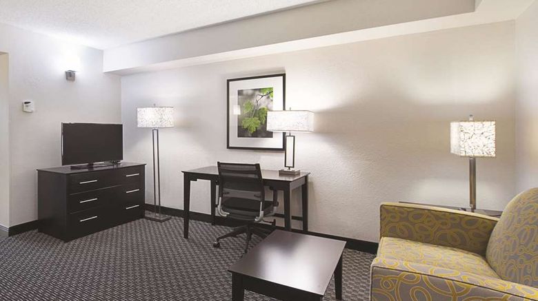 <b>La Quinta Inn Plantation Suite</b>. Images powered by <a href="https://iceportal.shijigroup.com/" title="IcePortal" target="_blank">IcePortal</a>.