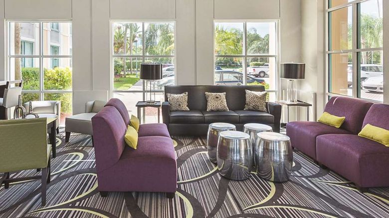 <b>La Quinta Inn Plantation Lobby</b>. Images powered by <a href="https://iceportal.shijigroup.com/" title="IcePortal" target="_blank">IcePortal</a>.