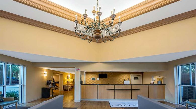 <b>La Quinta Inn West Palm Beach Lobby</b>. Images powered by <a href="https://iceportal.shijigroup.com/" title="IcePortal" target="_blank">IcePortal</a>.