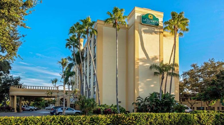 La Quinta Inn West Palm Beach Exterior. Images powered by <a href="https://iceportal.shijigroup.com" target="_blank" rel="noopener">Ice Portal</a>.