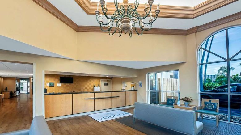 <b>La Quinta Inn West Palm Beach Lobby</b>. Images powered by <a href="https://iceportal.shijigroup.com/" title="IcePortal" target="_blank">IcePortal</a>.