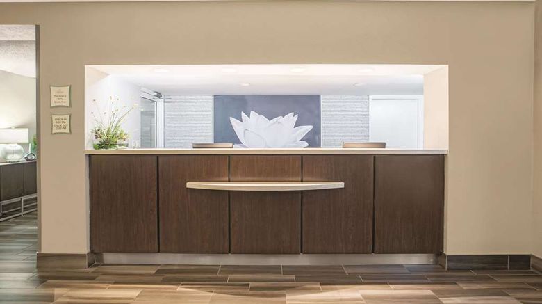 <b>La Quinta Ft Lauderdale-Tamarac Lobby</b>. Images powered by <a href="https://iceportal.shijigroup.com/" title="IcePortal" target="_blank">IcePortal</a>.