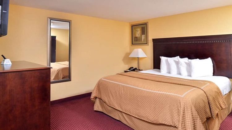 Americas Best Value Inn Winnsboro Suite