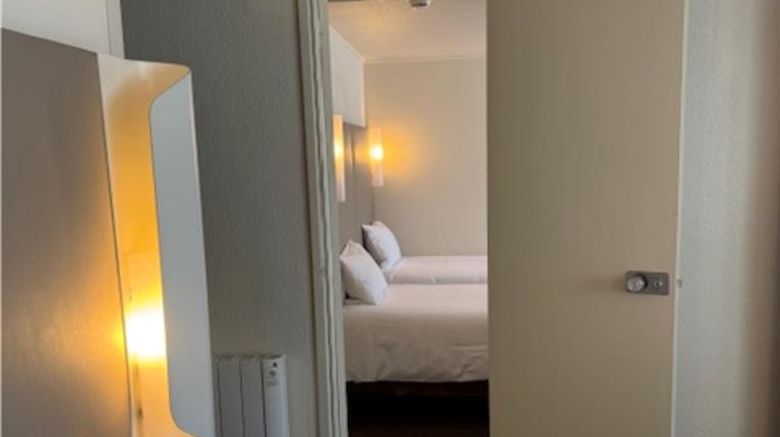 <b>Campanile Hotel Amiens-Glisy Room</b>. Images powered by <a href="https://iceportal.shijigroup.com/" title="IcePortal" target="_blank">IcePortal</a>.