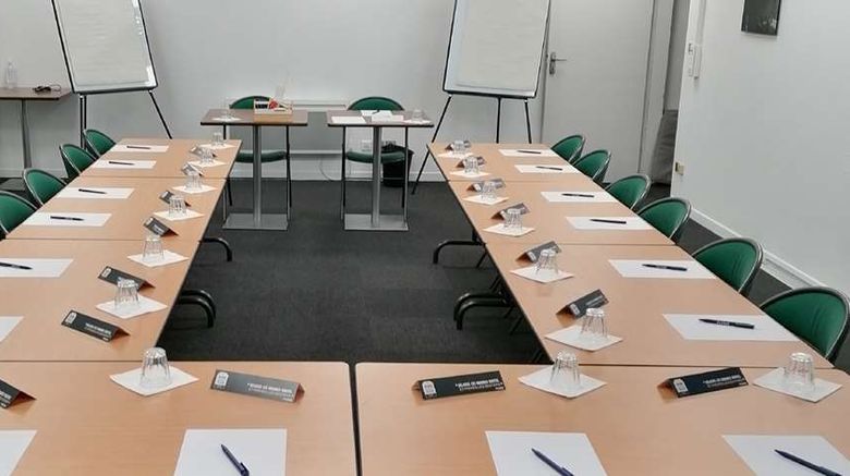 <b>Campanile Blois Meeting</b>. Images powered by <a href="https://iceportal.shijigroup.com/" title="IcePortal" target="_blank">IcePortal</a>.