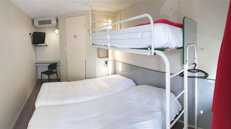 <b>Premiere Classe Brive-La-Gaillarde Ouest Room</b>. Images powered by <a href="https://iceportal.shijigroup.com/" title="IcePortal" target="_blank">IcePortal</a>.