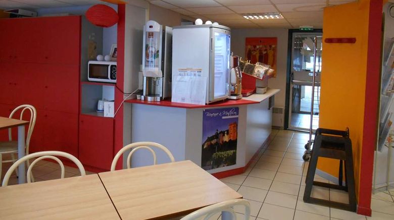 <b>Premiere Classe Montlucon-St Victor Restaurant</b>. Images powered by <a href="https://iceportal.shijigroup.com/" title="IcePortal" target="_blank">IcePortal</a>.