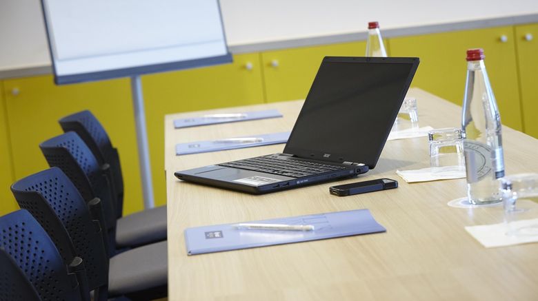 <b>Kyriad Prestige-Zenith-Palais de Sports Meeting</b>. Images powered by <a href="https://iceportal.shijigroup.com/" title="IcePortal" target="_blank">IcePortal</a>.