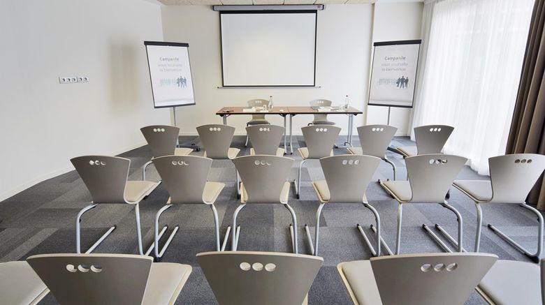 <b>Campanile Annemasse Centre Gare Meeting</b>. Images powered by <a href="https://iceportal.shijigroup.com/" title="IcePortal" target="_blank">IcePortal</a>.