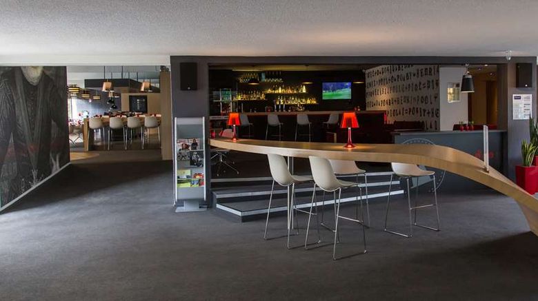 <b>Kyriad Montchanin-Le Creusot Lobby</b>. Images powered by <a href="https://iceportal.shijigroup.com/" title="IcePortal" target="_blank">IcePortal</a>.