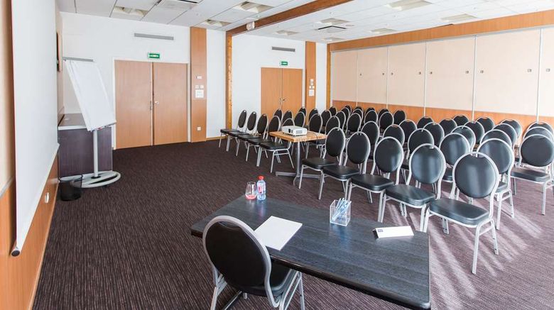 <b>Kyriad Montchanin-Le Creusot Meeting</b>. Images powered by <a href="https://iceportal.shijigroup.com/" title="IcePortal" target="_blank">IcePortal</a>.