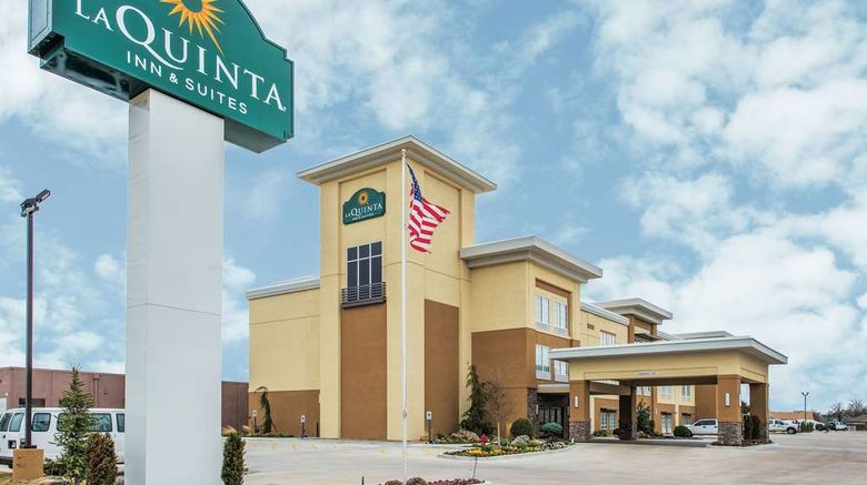 <b>La Quinta Inn & Suites Enid Exterior</b>. Images powered by <a href="https://iceportal.shijigroup.com/" title="IcePortal" target="_blank">IcePortal</a>.