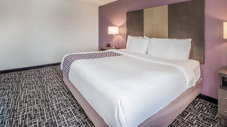 La Quinta Inn & Suites Fairborn Suite
