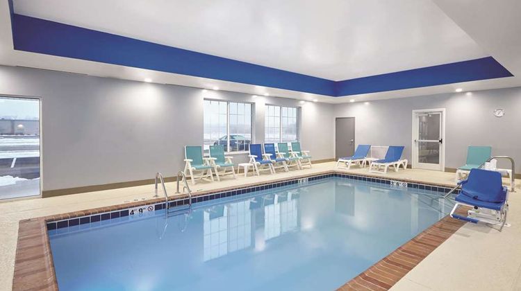 La Quinta Inn & Suites Springfield Pool